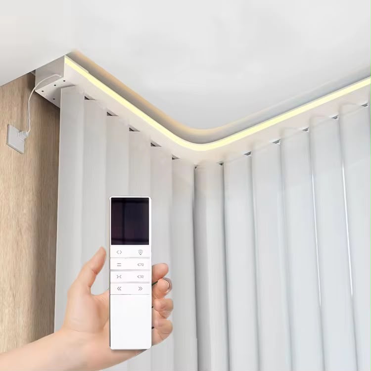 Motorised curtain rail system